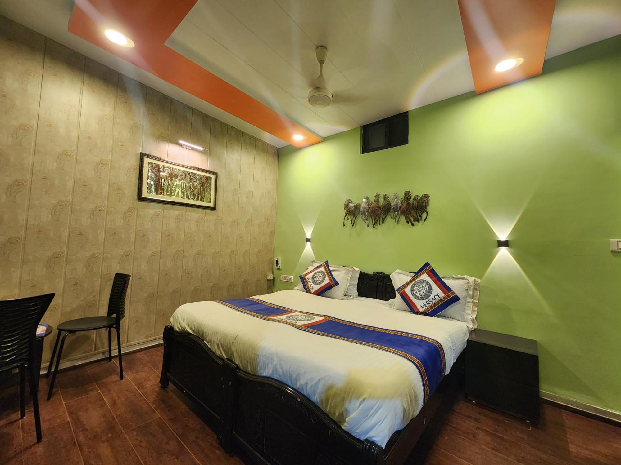Shaleen Elegance Homestay Nakki Lake 400 Meters Mount Abu Esterno foto