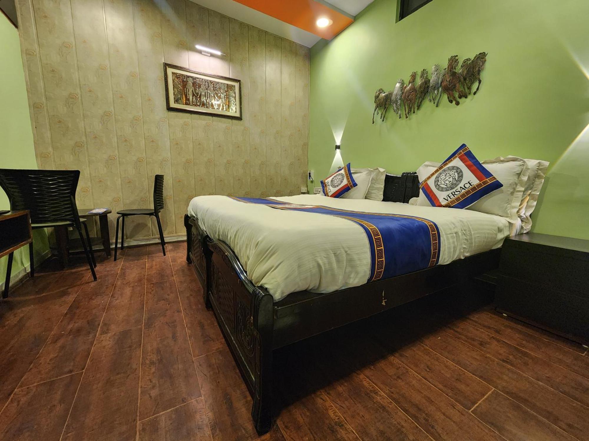 Shaleen Elegance Homestay Nakki Lake 400 Meters Mount Abu Esterno foto
