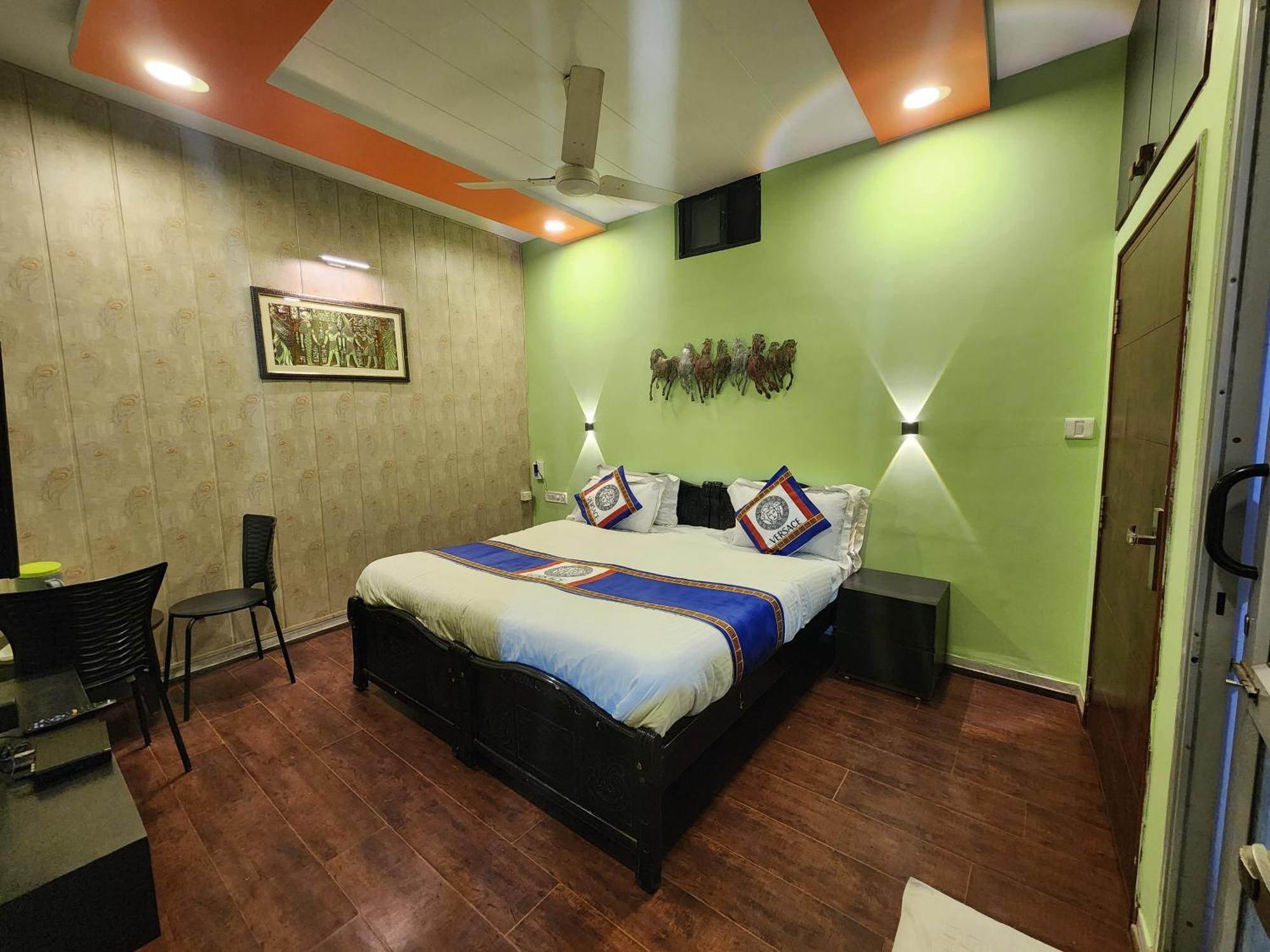 Shaleen Elegance Homestay Nakki Lake 400 Meters Mount Abu Esterno foto