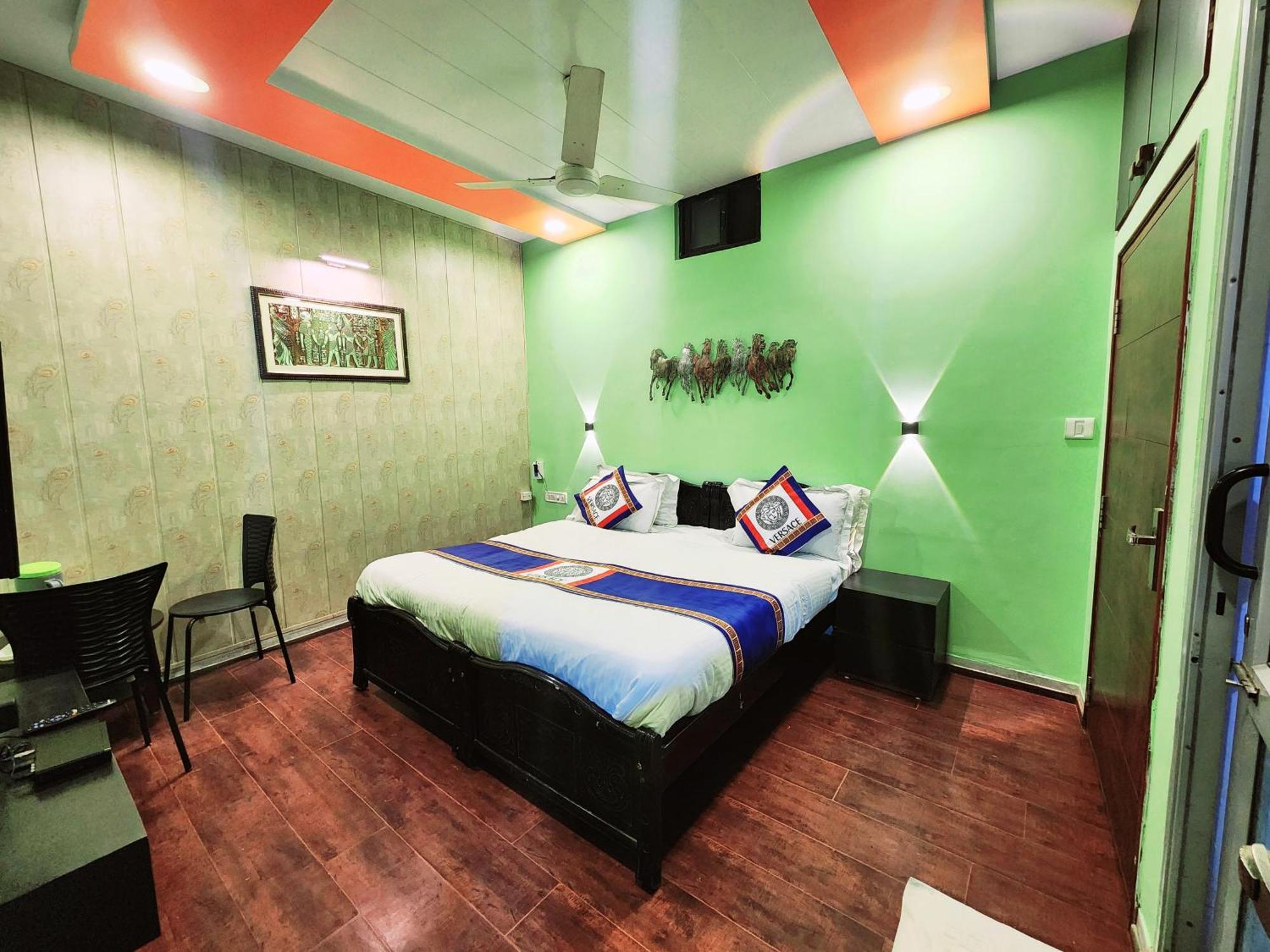 Shaleen Elegance Homestay Nakki Lake 400 Meters Mount Abu Esterno foto