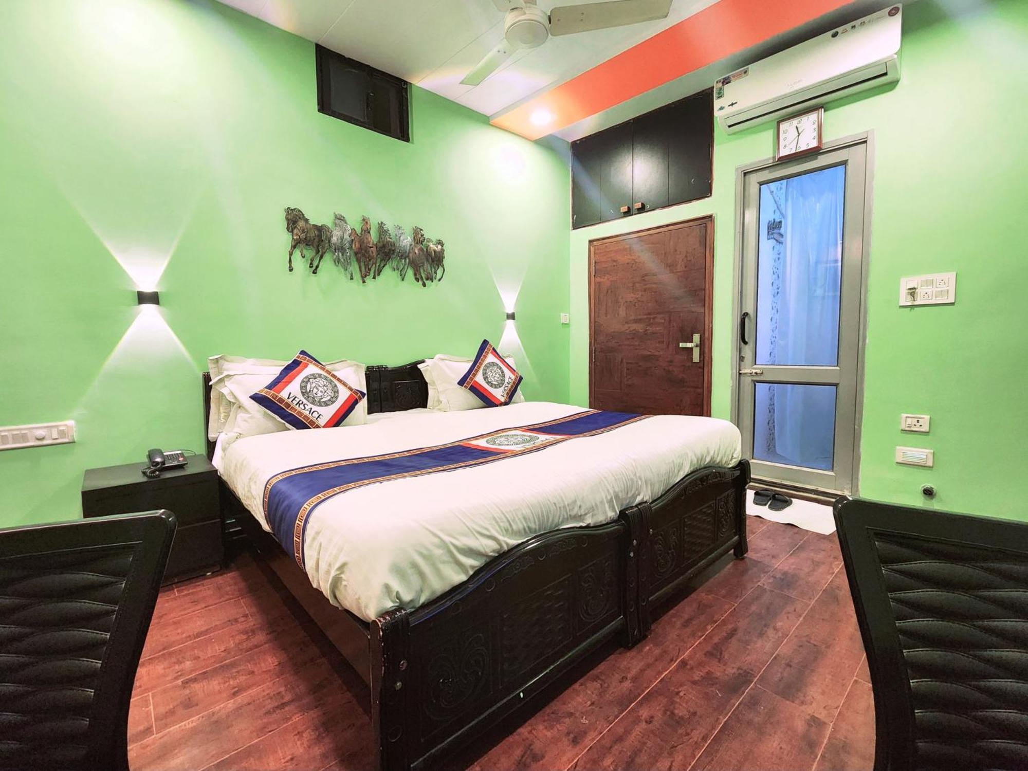 Shaleen Elegance Homestay Nakki Lake 400 Meters Mount Abu Esterno foto