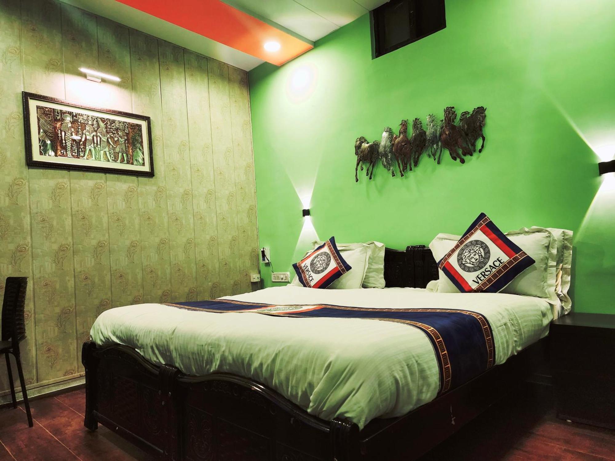Shaleen Elegance Homestay Nakki Lake 400 Meters Mount Abu Esterno foto