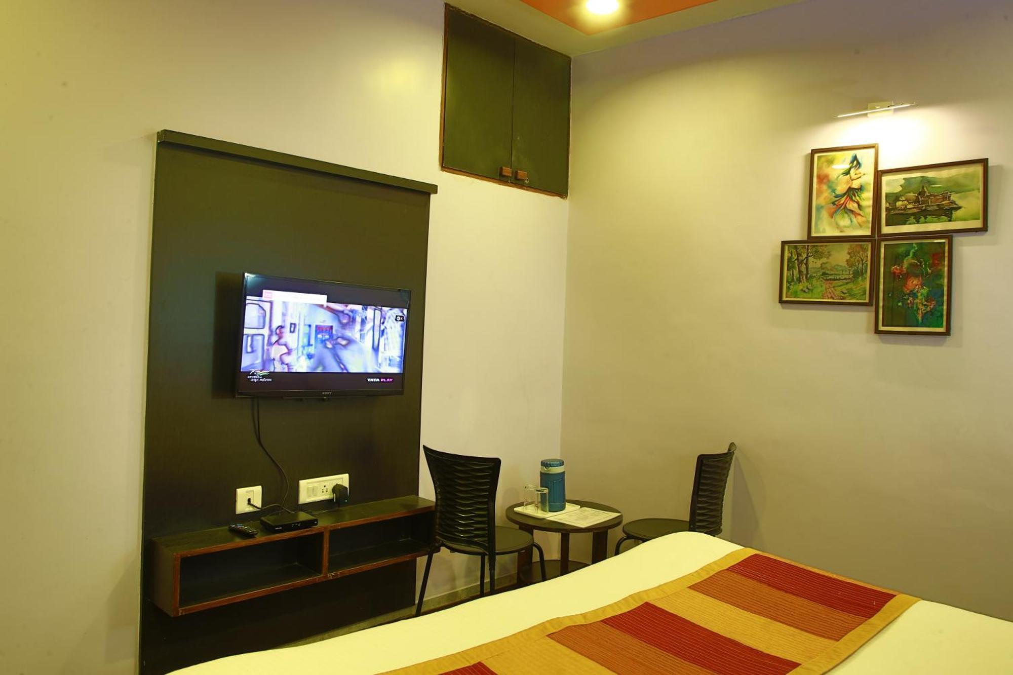 Shaleen Elegance Homestay Nakki Lake 400 Meters Mount Abu Esterno foto