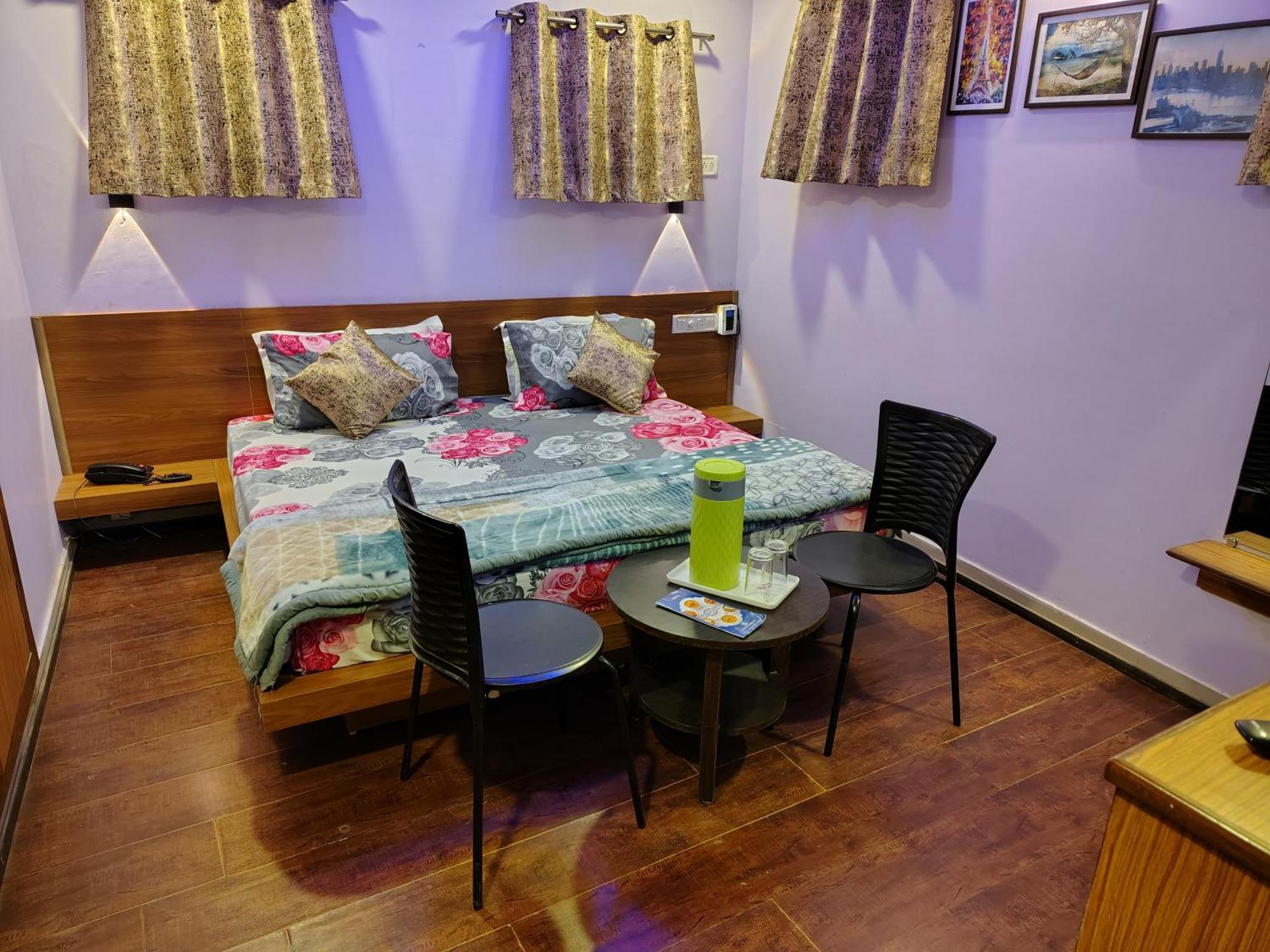 Shaleen Elegance Homestay Nakki Lake 400 Meters Mount Abu Esterno foto