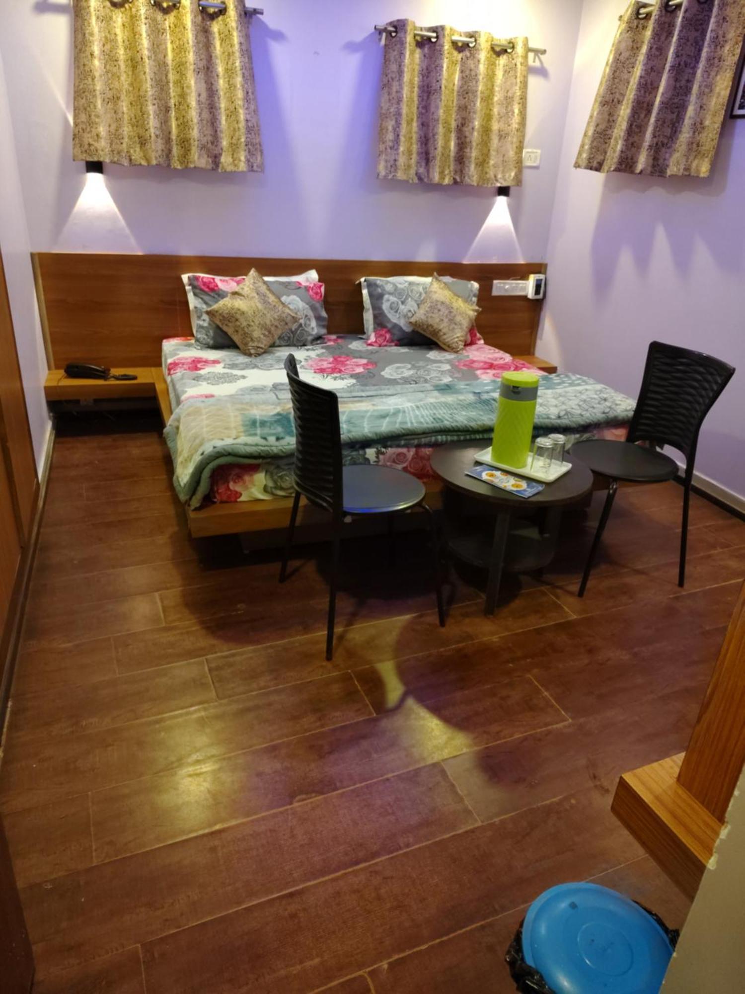 Shaleen Elegance Homestay Nakki Lake 400 Meters Mount Abu Esterno foto